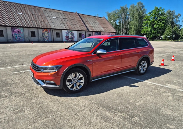 Volkswagen Passat cena 94900 przebieg: 178000, rok produkcji 2016 z Wolsztyn małe 11